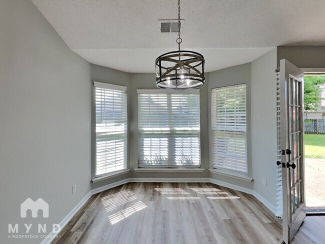 Building Photo - 2706 Dry Well Cove