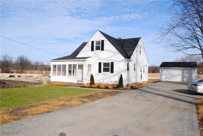 Building Photo - 26650 Detroit Rd