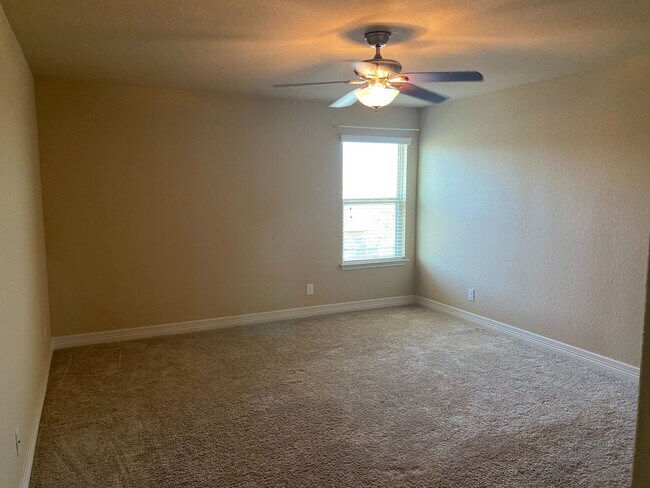 Building Photo - 3101 Christians Tee