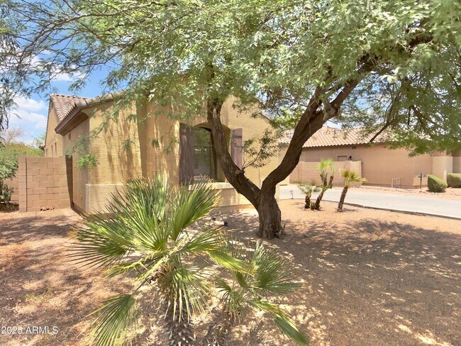 Building Photo - 7116 W Sophie Ln