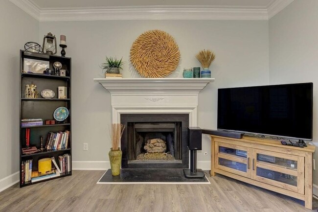 Building Photo - 27 Mt Vernon Cir