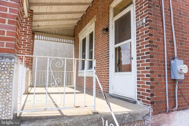 Primary Photo - 232 W 4th Ave