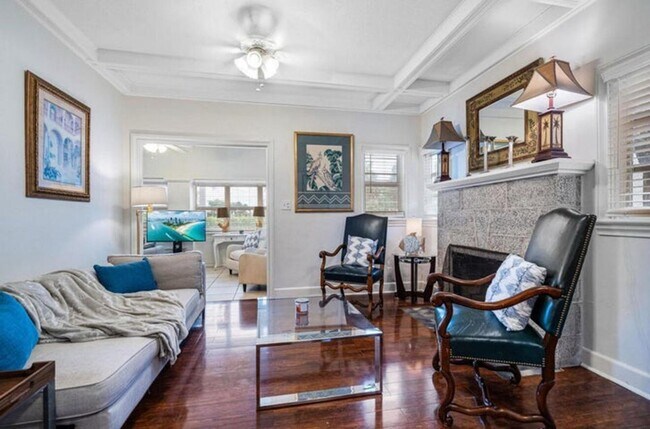 Building Photo - 5301 N Flagler Dr