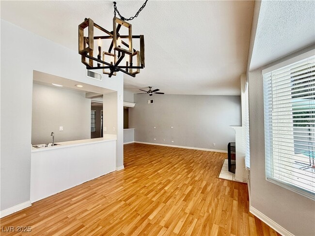 Building Photo - 9009 Feather River Ct