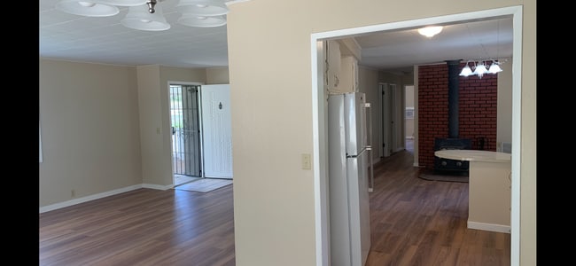 Building Photo - 3986 CA-49