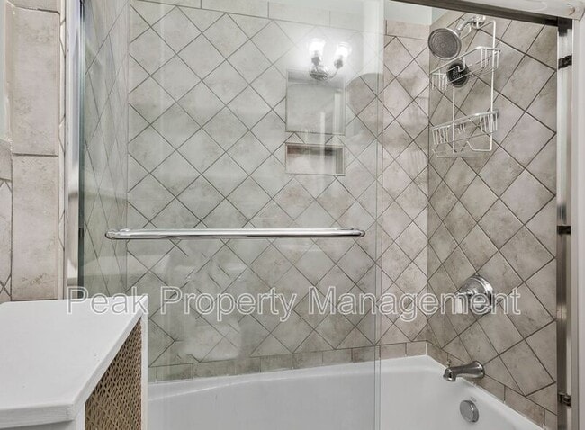 Building Photo - 3307 Grove Ave