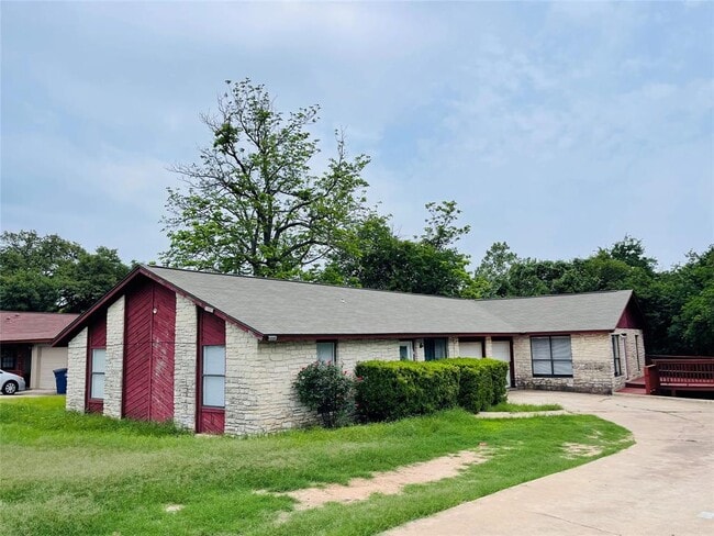 Building Photo - 7402 Geneva Dr