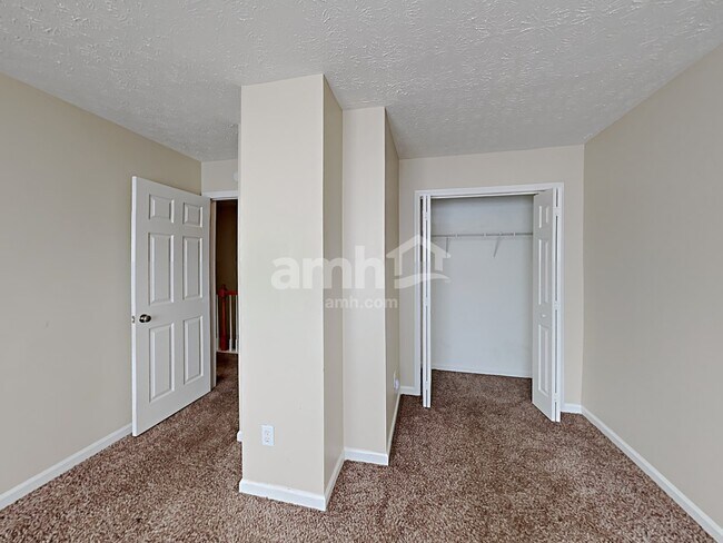 Building Photo - 230 Overlook Dr