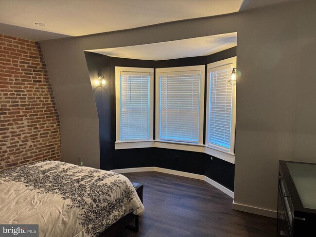 Building Photo - 814 Chestnut St