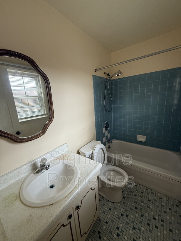 Building Photo - 369 Circuit Ln