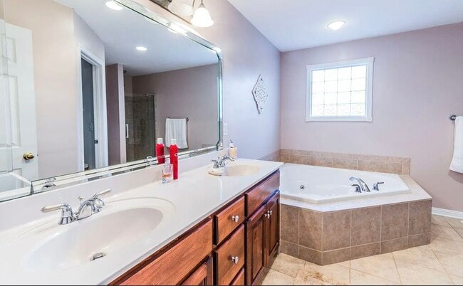 Building Photo - 639 Muirfield Cir