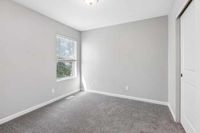 Building Photo - 15915 Filmore Cir