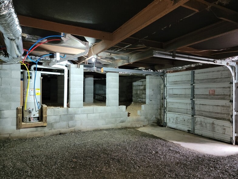 Building Photo - 625 Weavertown Rd