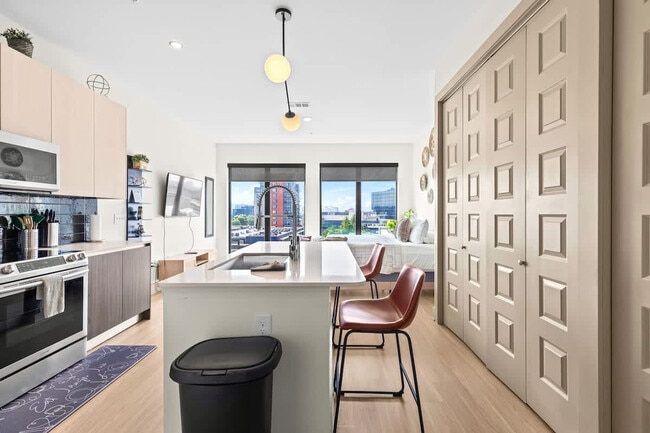 Building Photo - 1055 Brady Ave NW