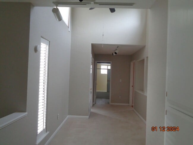 Building Photo - 1250 Redwood Ct