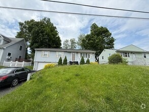 Building Photo - 46 Edgecomb St