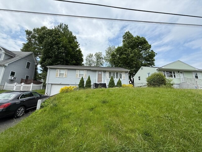 Primary Photo - 46 Edgecomb St