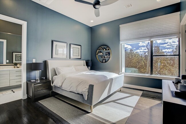 Building Photo - 1004 California St