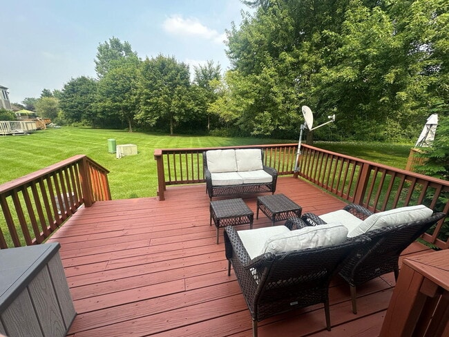 Building Photo - 4749 Grove Ct