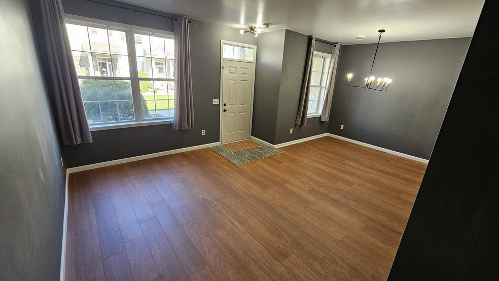 Dining Room - 10991 Oak Grove Cir