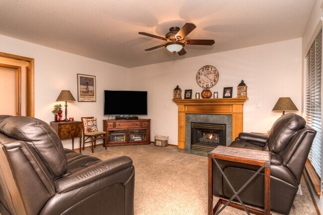 Building Photo - Beautiful home in Tanglewood