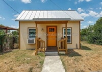 Building Photo - 611 Rochambeau St