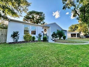 Building Photo - 3-Bedroom Ranch Ready 08-21-26!! Fenced Backyard - Pet Friendly - Updated Kitchen & Baths!