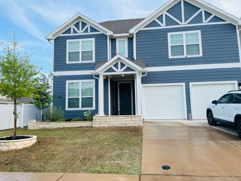 Building Photo - 10032 Adams Ln