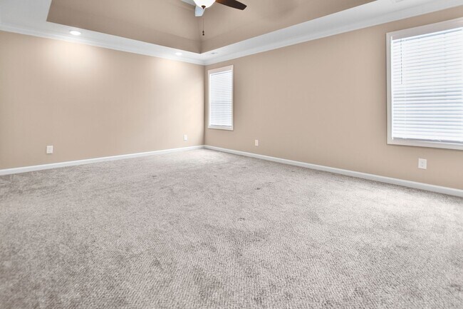 Building Photo - Pet Friendly Four Bedroom!