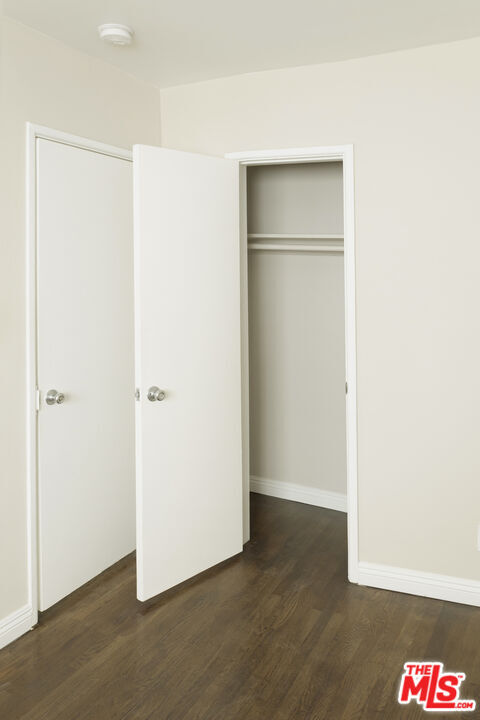 Building Photo - 925 N Curson Ave