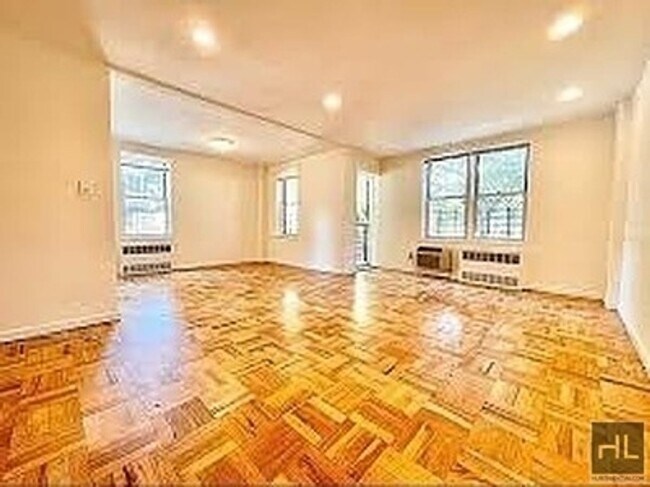 Building Photo - GRAND CENTRAL PARKWAY