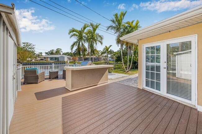 Building Photo - 312 Tallahassee Dr NE