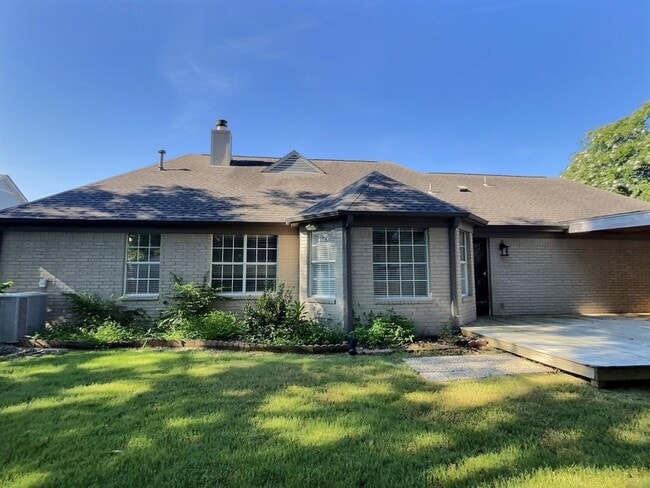 Building Photo - 244 Saybrook Cove