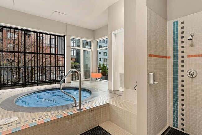 Building Photo - Amazing Views & All the Amenities at The Ellington w/Parking! $2650