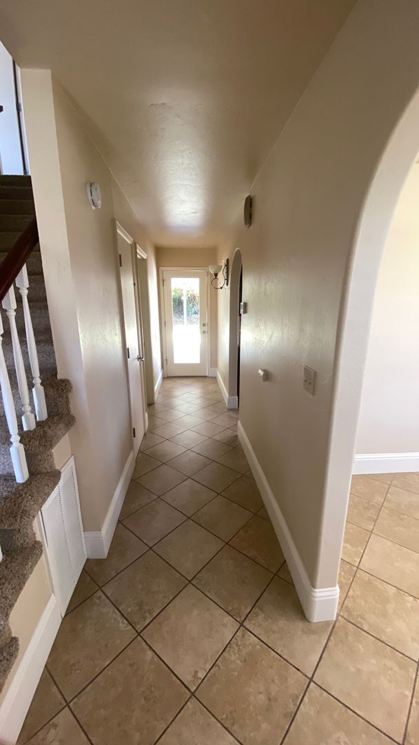 Building Photo - 352 Ohio Cir