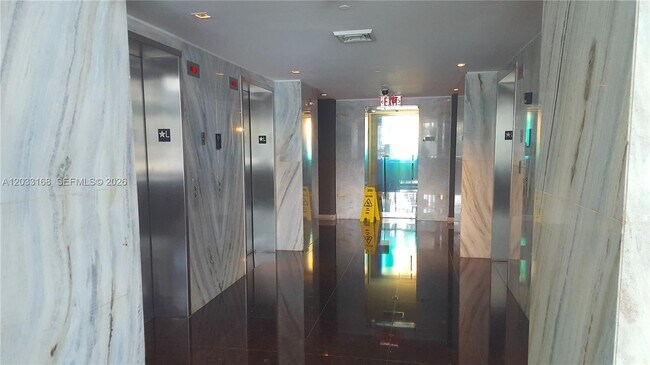 Building Photo - 335 S Biscayne Blvd