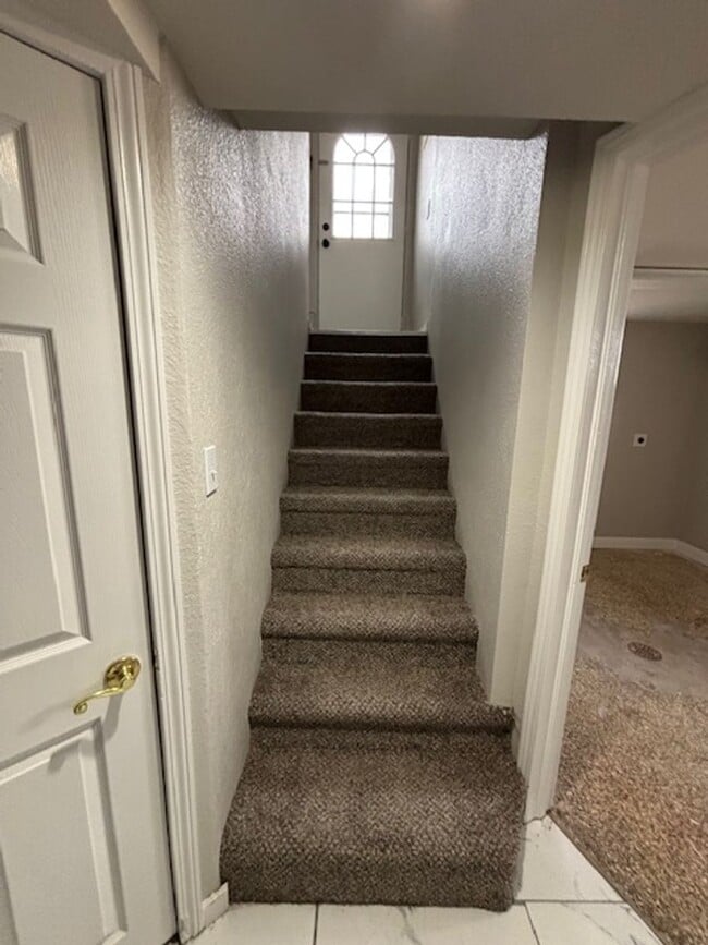 Building Photo - 4 Bedroom 2 Bath House by Frontier Park