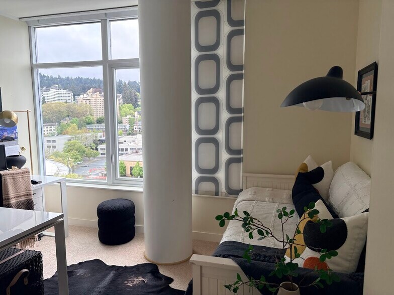 Second bedroom/ office - 1926 W Burnside St