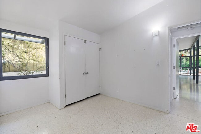 Building Photo - 7560 Lolina Ln