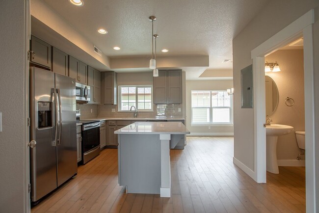 Building Photo - 4902 Brookfield Dr