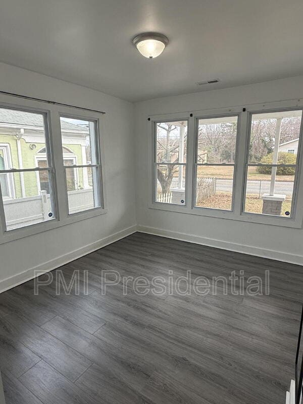 Building Photo - 600 N 21st Ave