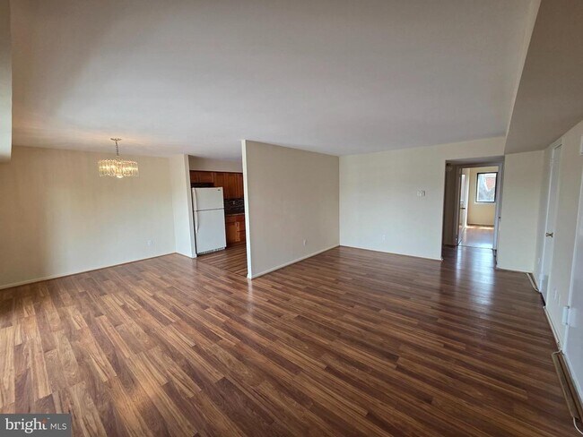 Building Photo - 813 Red Lion Rd