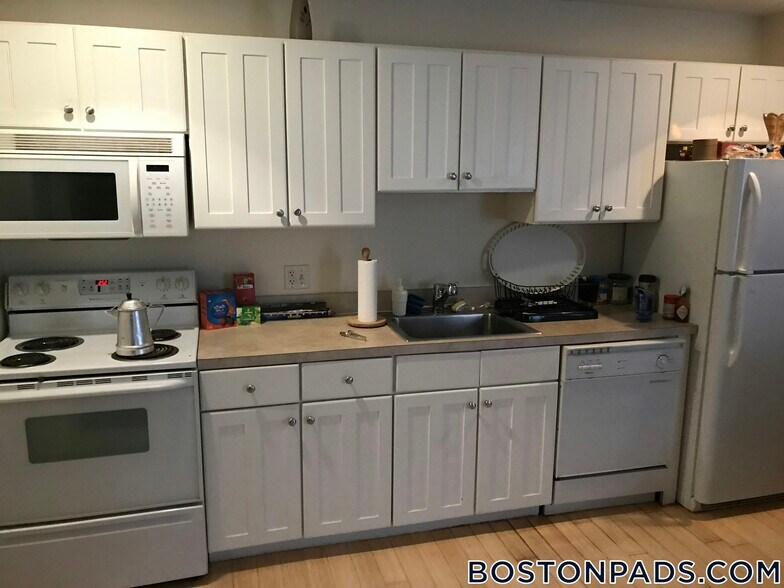 Building Photo - 40 Boylston St