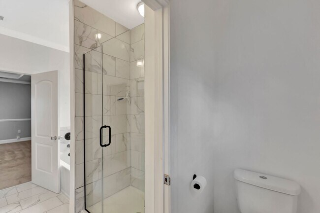 Building Photo - Spacious 4-Bedroom Charleston Home Loaded ...