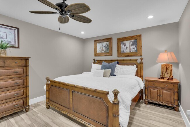 Building Photo - 60 Pelican Pointe Dr