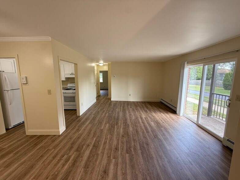 Building Photo - Parkway Apartments