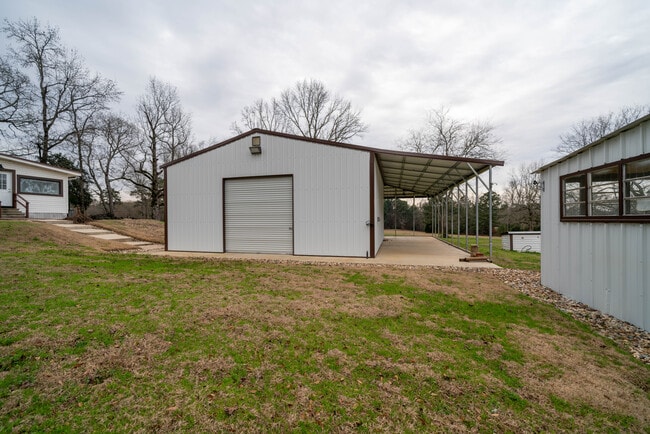 Building Photo - 1284 Buchanan Rd