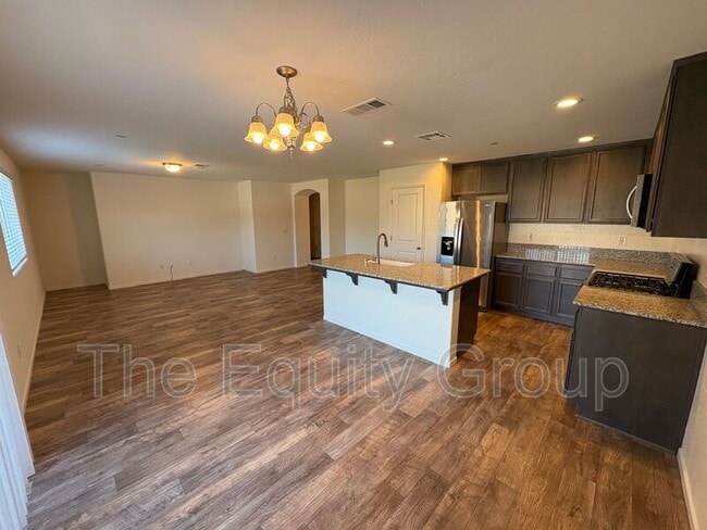 Building Photo - 2134 E Delta Ct