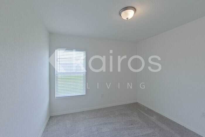 Building Photo - 158 Snedeker St