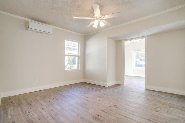 Building Photo - Newly Remodeled 2 Bed, 1 Bath Home near Historic Southside- 76110